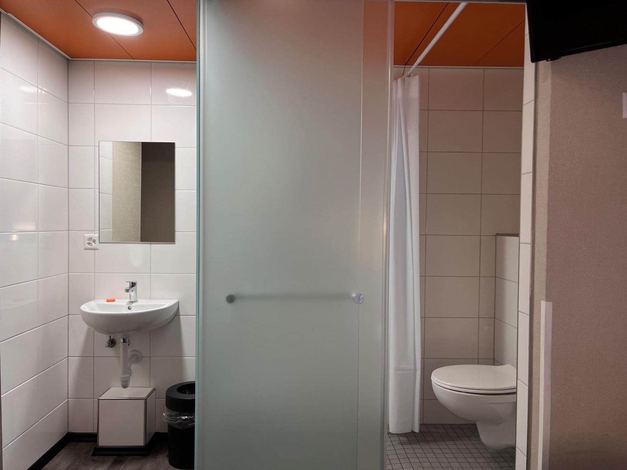 Easyhotel Zuerich Main Station Buitenkant foto