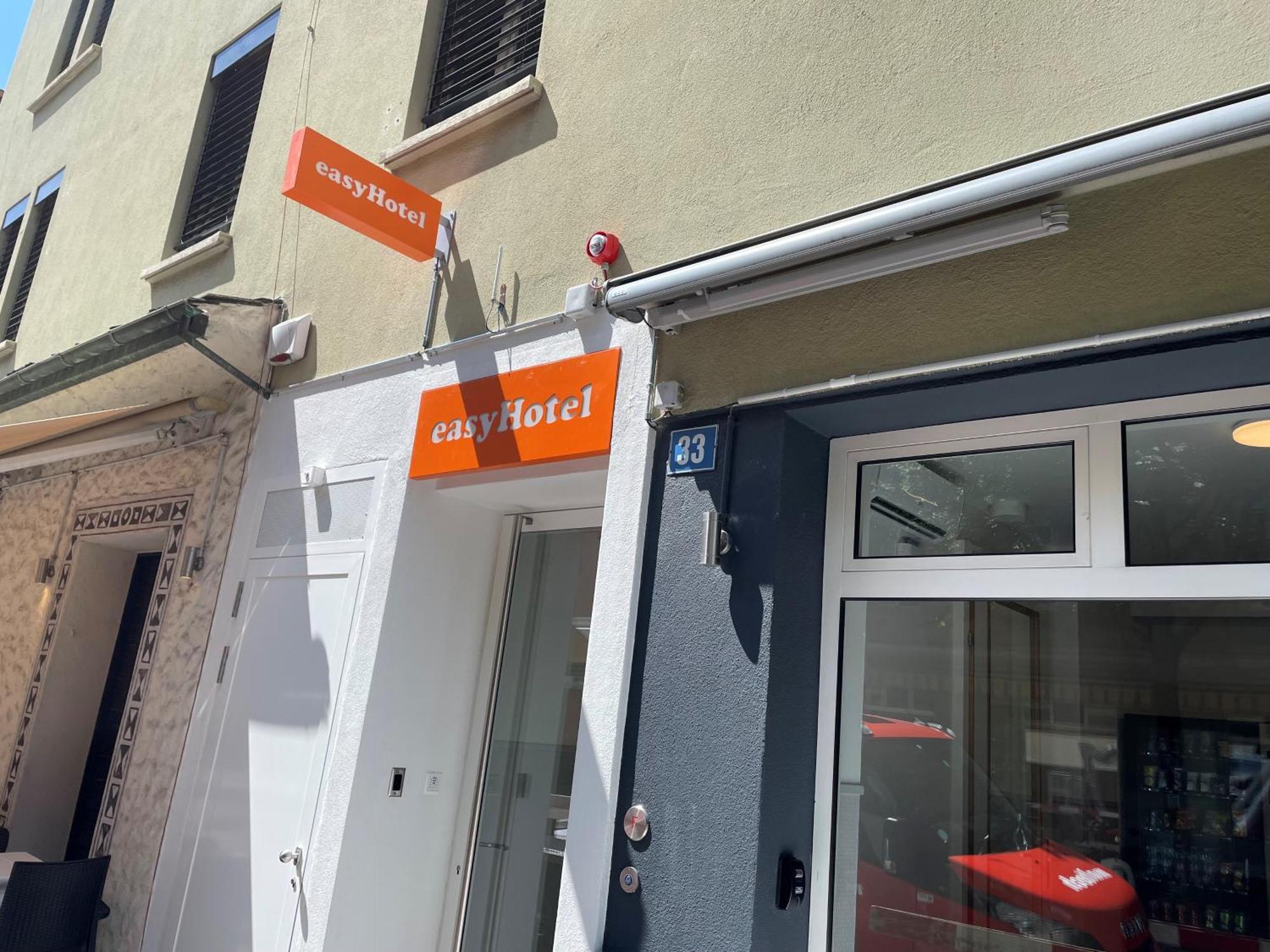 Easyhotel Zuerich Main Station Buitenkant foto