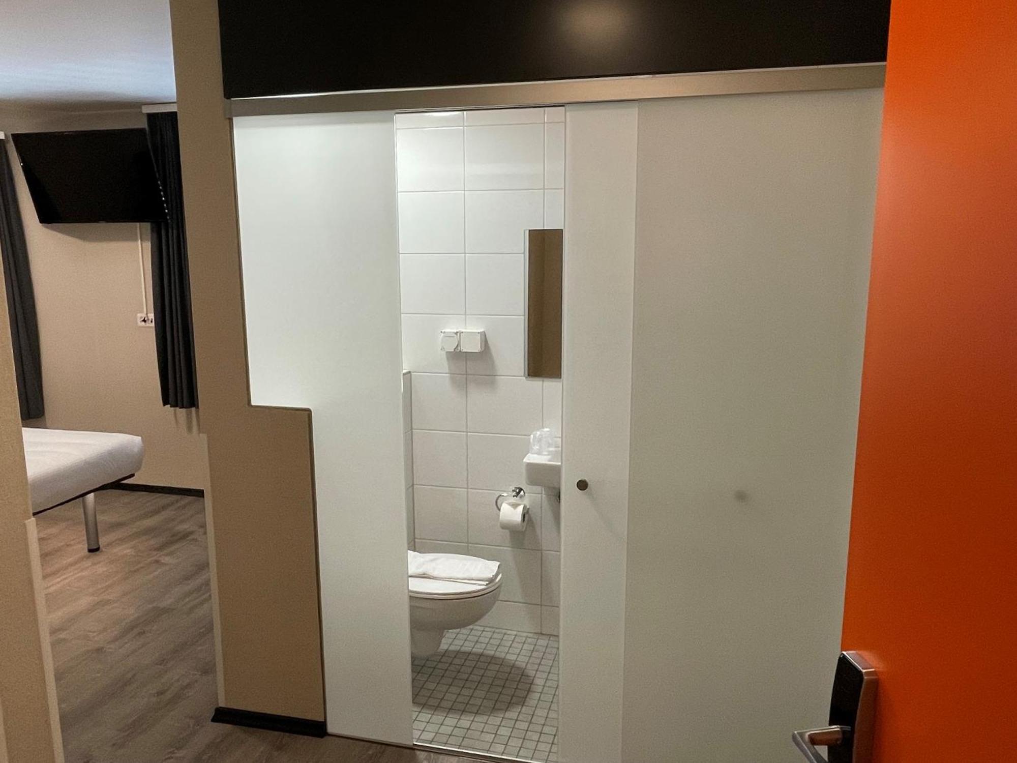 Easyhotel Zuerich Main Station Buitenkant foto