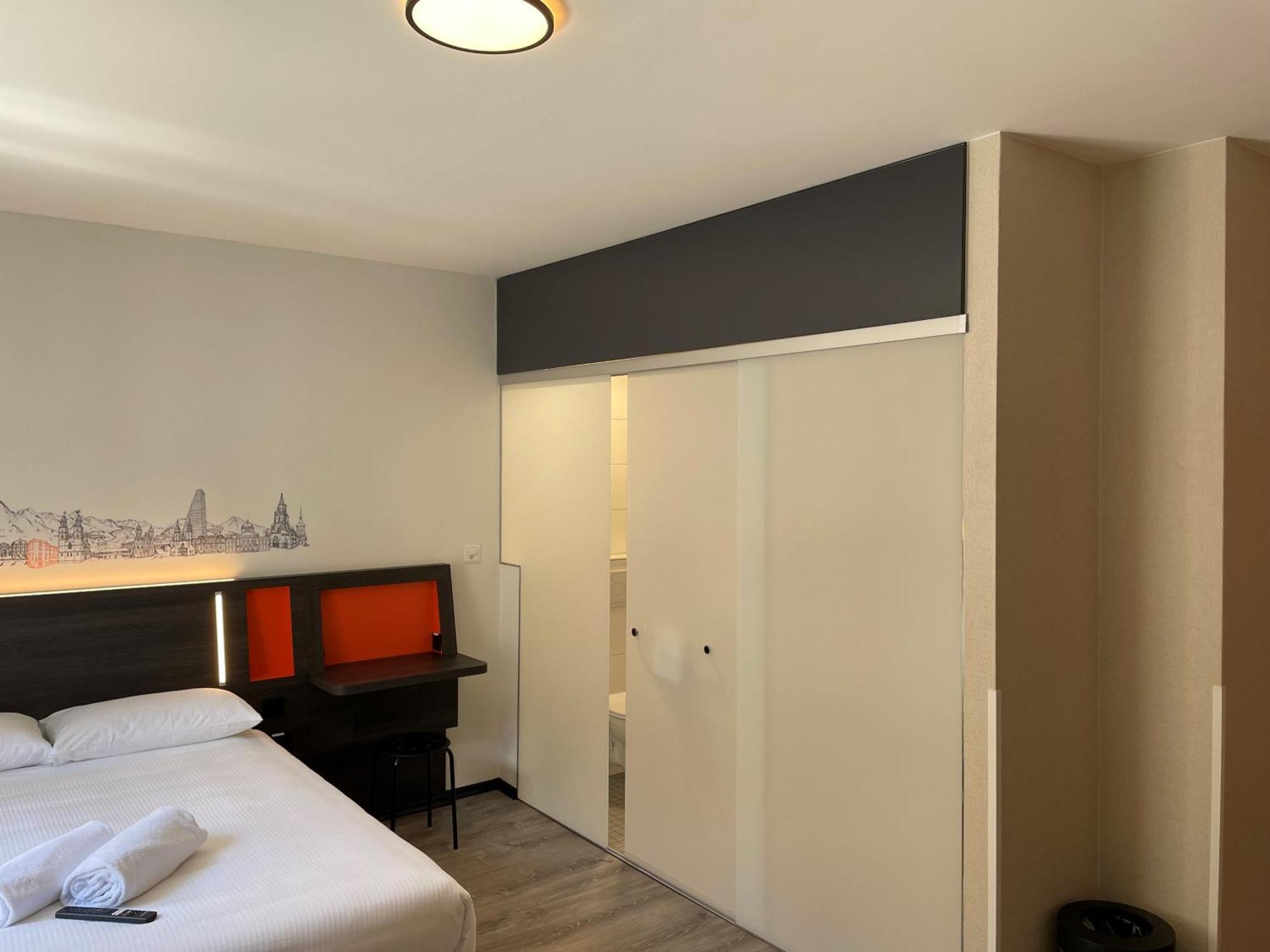 Easyhotel Zuerich Main Station Buitenkant foto