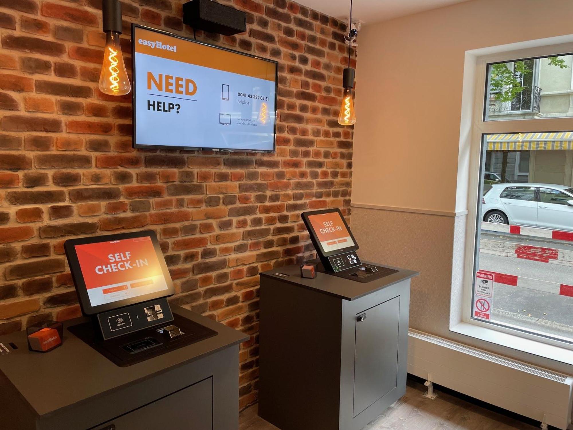 Easyhotel Zuerich Main Station Buitenkant foto