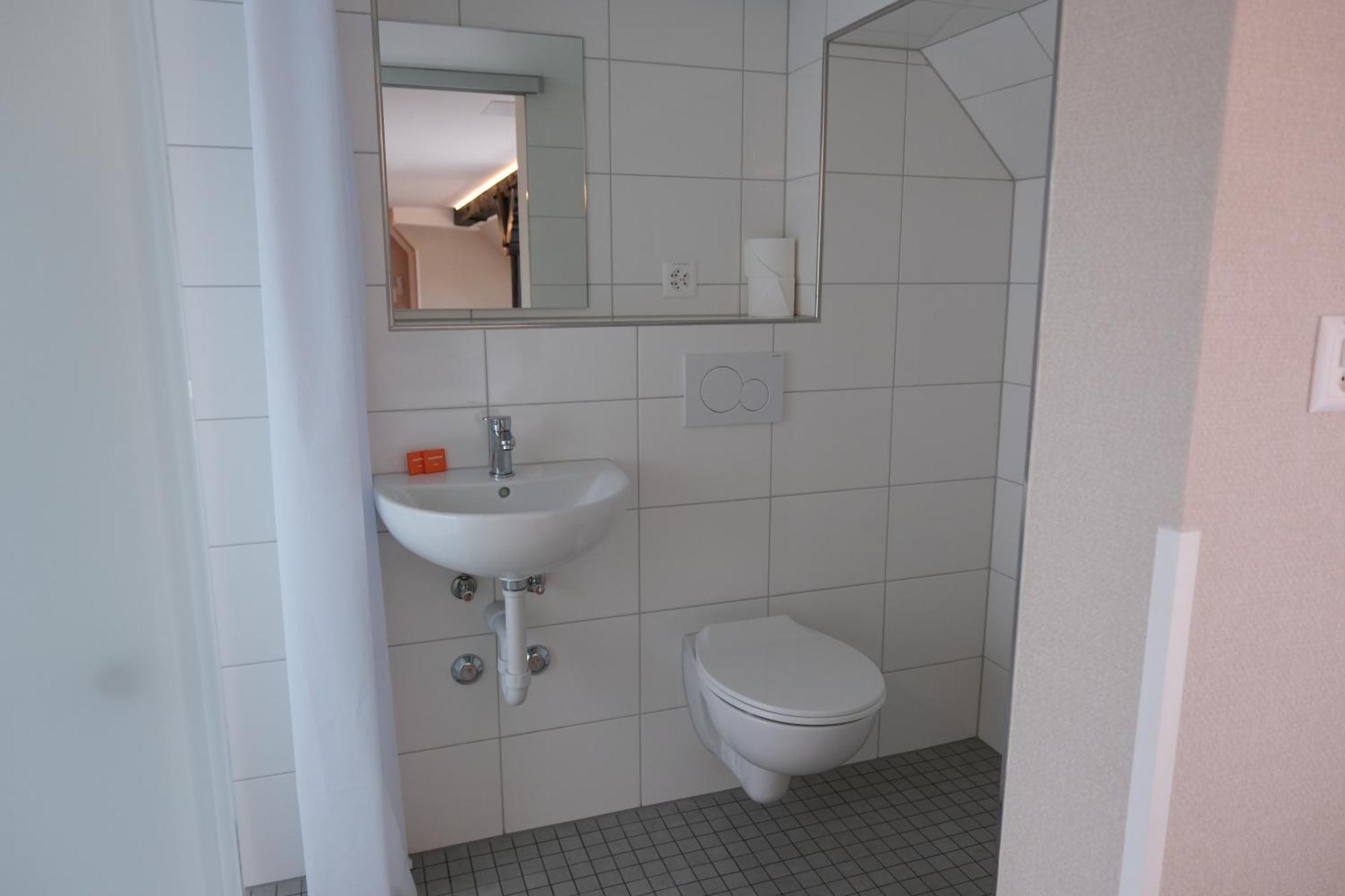 Easyhotel Zuerich Main Station Buitenkant foto