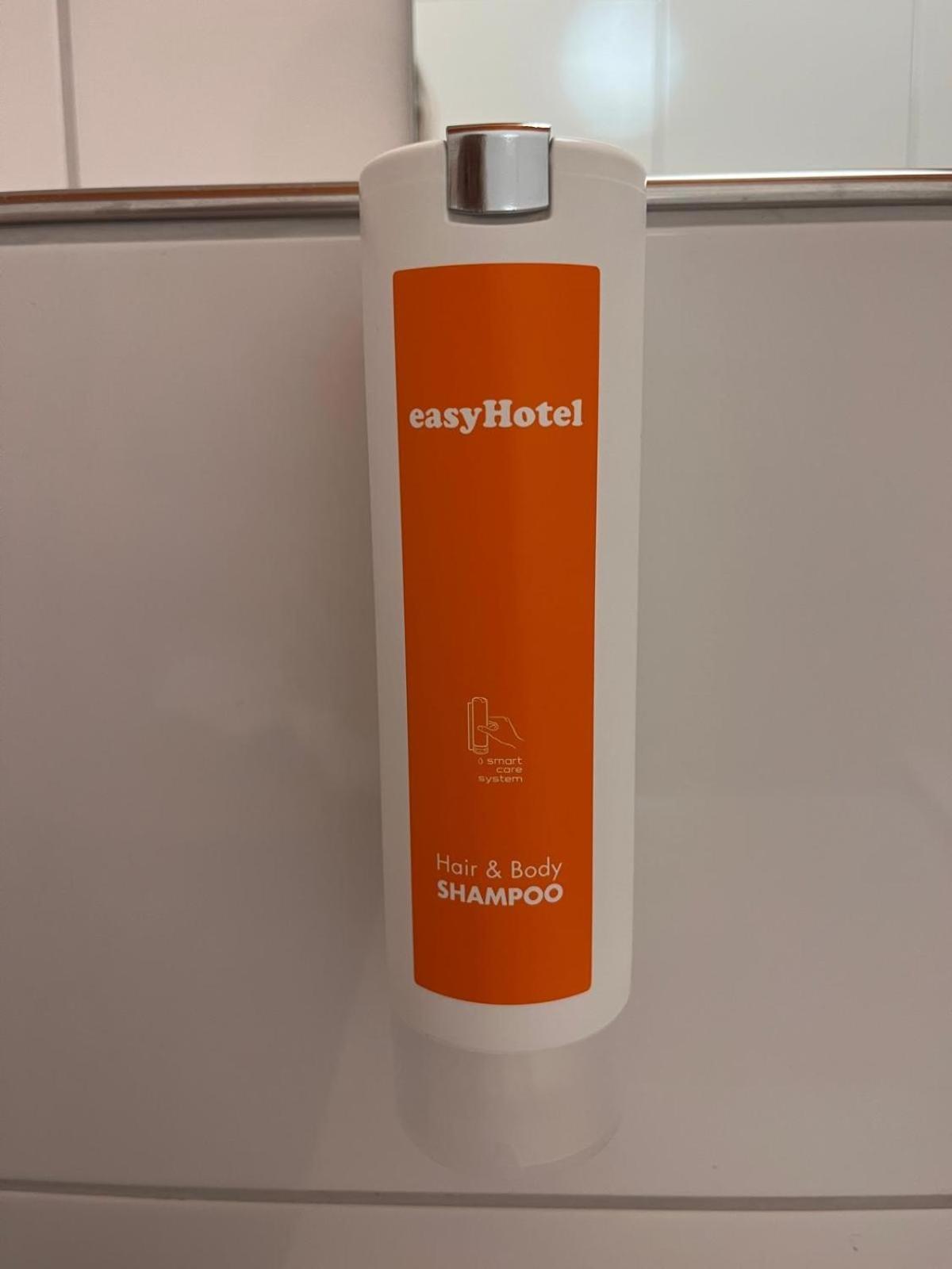 Easyhotel Zuerich Main Station Buitenkant foto