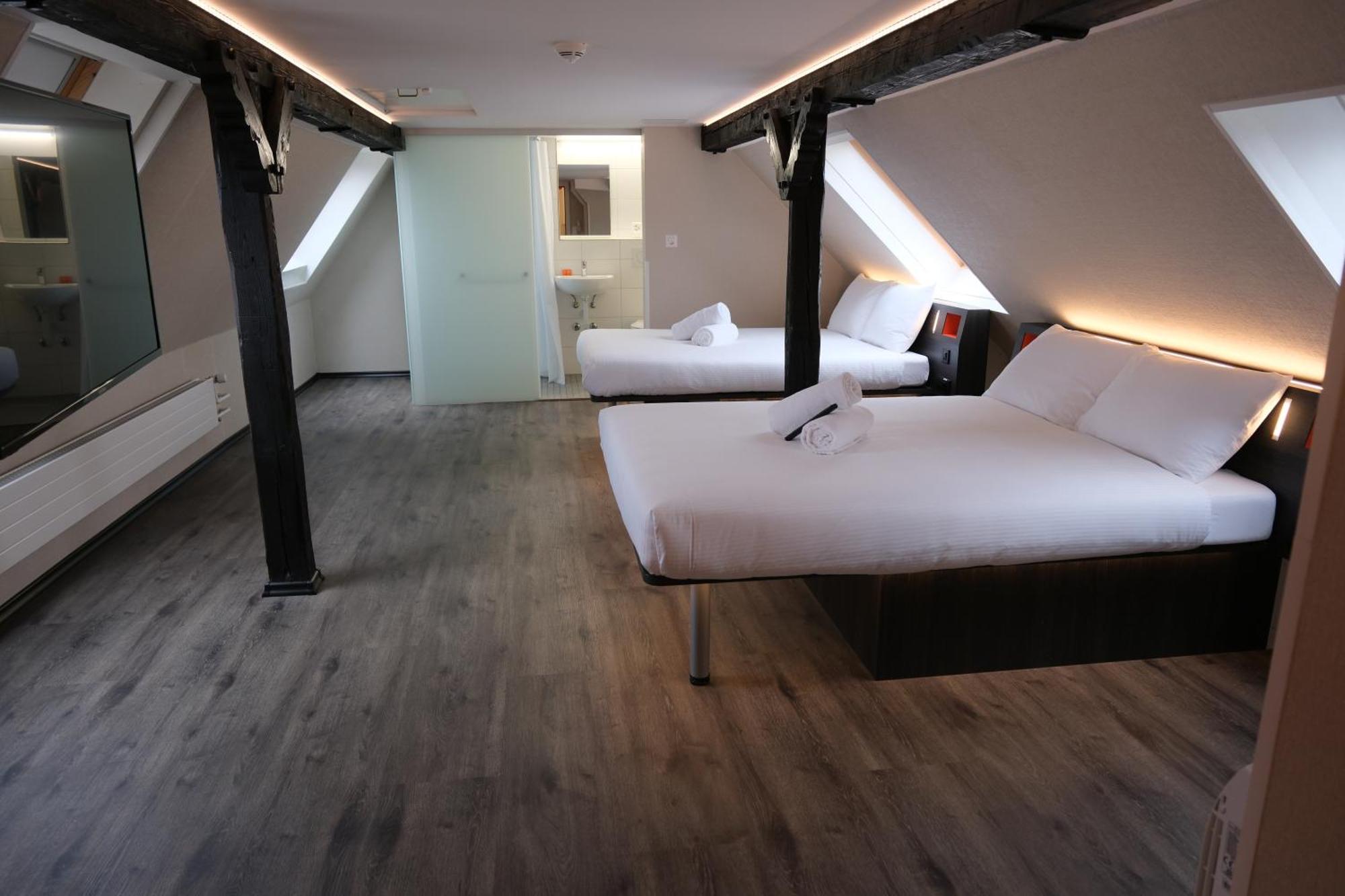 Easyhotel Zuerich Main Station Kamer foto